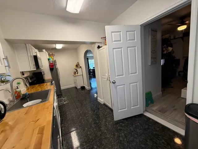 $895,900 | 1613 Sherwood Avenue, Mangonia Park, FL 33407