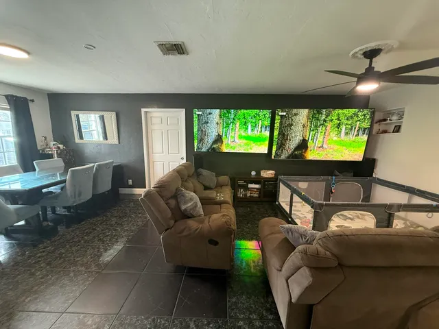 $895,900 | 1613 Sherwood Avenue, Mangonia Park, FL 33407