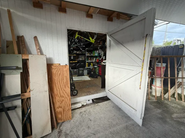 $895,900 | 1613 Sherwood Avenue, Mangonia Park, FL 33407