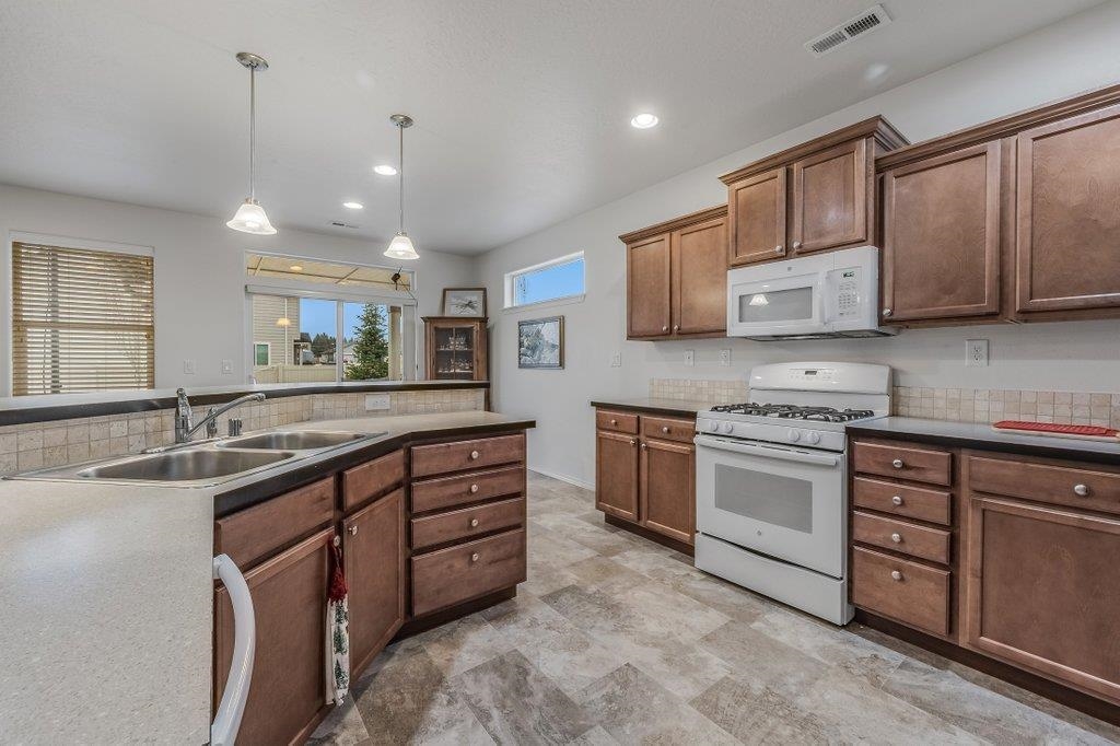 701 Osprey Drive Cheney, WA 99004 - Photo 24 of 44