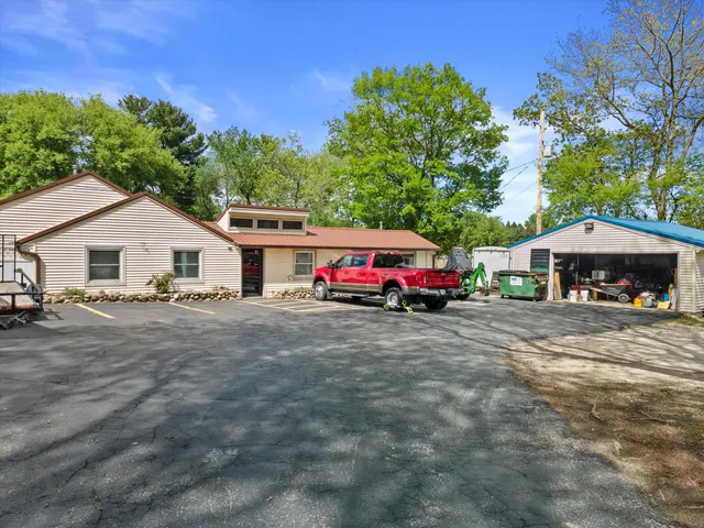 $1,250,000 | S64W22000 National Avenue, Waukesha, WI 53189