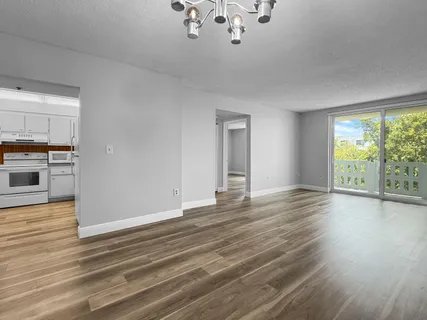 $1,700 | 919 Hillcrest Drive, Unit 511, Hollywood, FL 33021