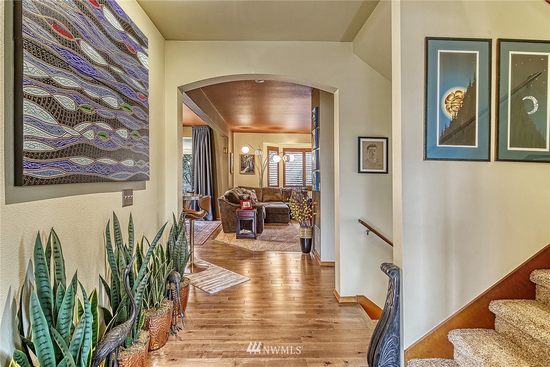 20128 85th Avenue Northeast Bothell, WA 98011 - Photo 4 of 32 Gallery Image 4
