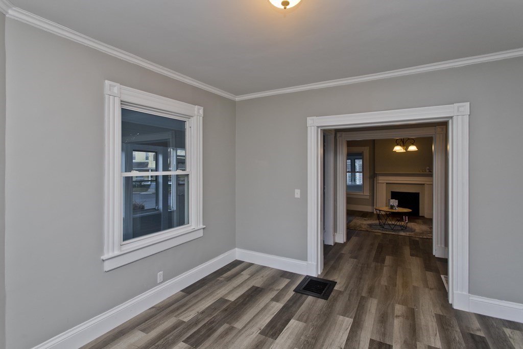 22 Cornell Street Springfield, MA 01109 - Photo 8 of 29 Gallery Image 8