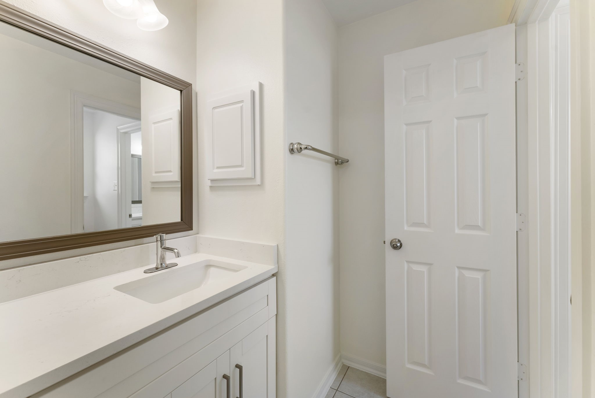 6643 Knollbridge Lane Spring, TX 77379 - Photo 27 of 50 Jack and Jill bathroom provides extra bathroom space for multiple people getting ready at once!