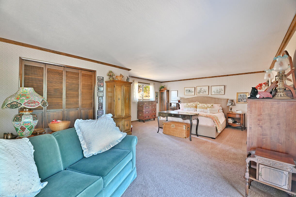 7400 Hugo Road Grants Pass, OR 97526 - Photo 24 of 48 DSC_4263