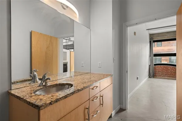 $180,000 | 1619 Washington Avenue, Unit 204, St. Louis, MO 63103