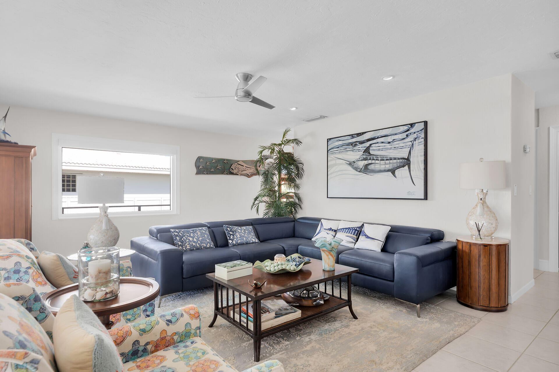 344 East Seaview Drive Duck Key, FL 33050 - Photo 13 of 48 Living Room