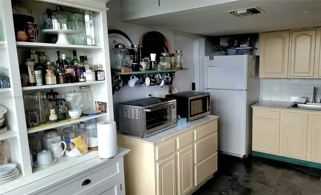 $245,000 | 16850 South Glades Drive, Unit 8G, North Miami Beach, FL 33162