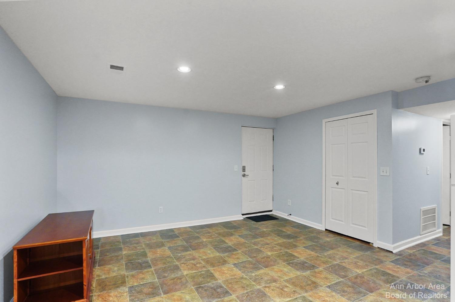 1379 North Long Lake Road Fenton, MI 48430 - Photo 29 of 39 Photo 29