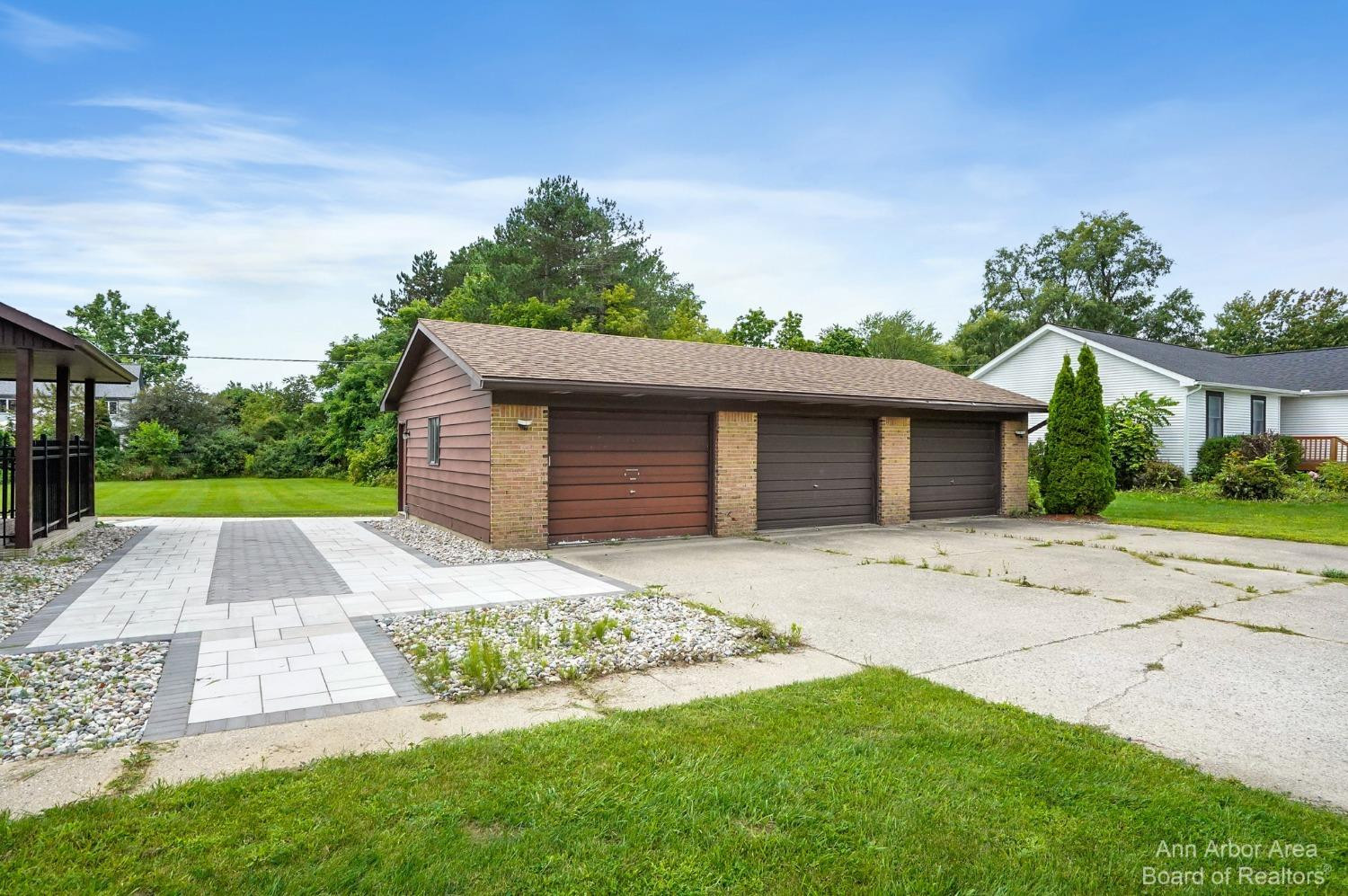 1379 North Long Lake Road Fenton, MI 48430 - Photo 4 of 39 Photo 4