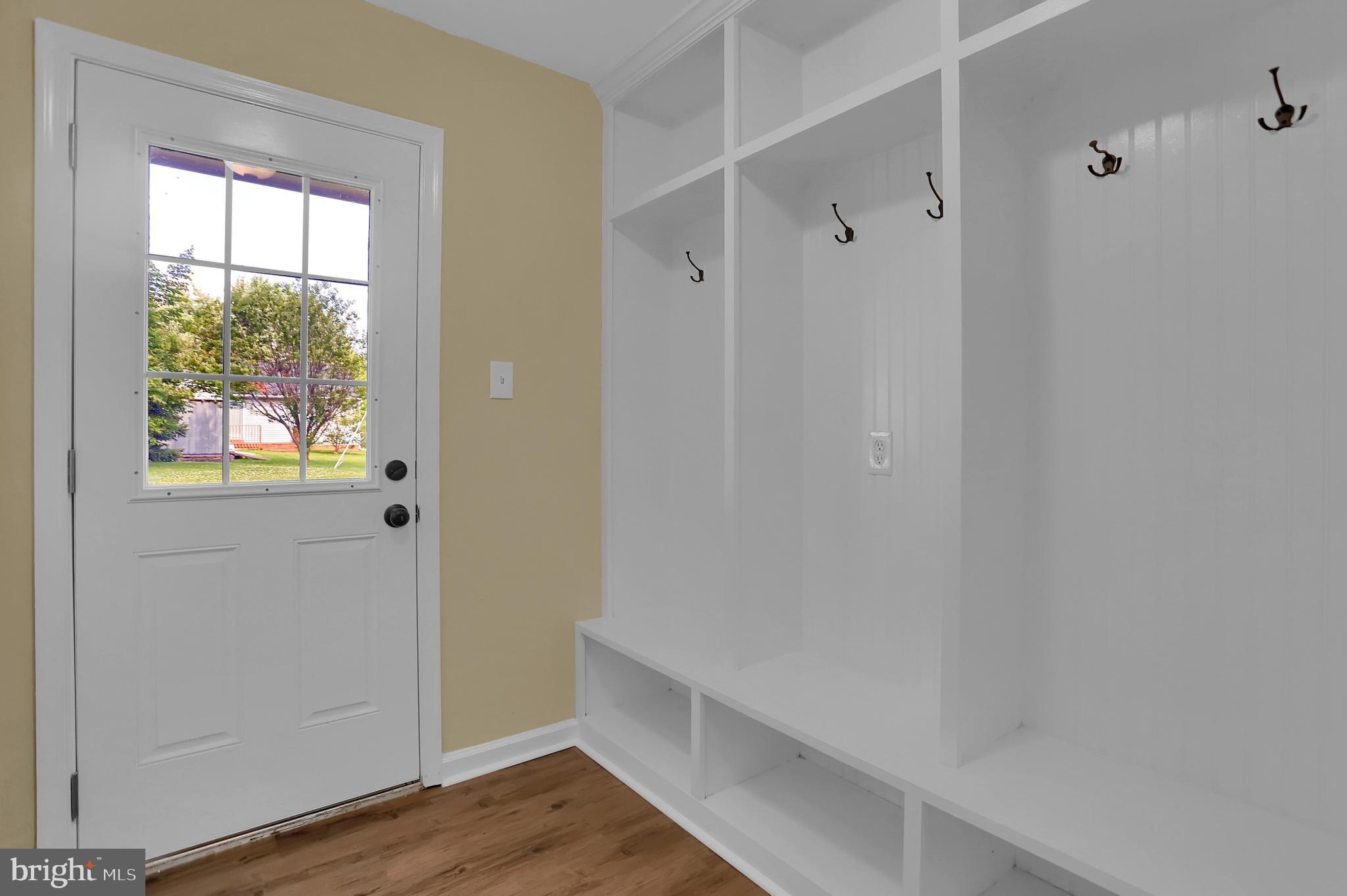 1667 Ridgedale Drive Lancaster, PA 17601 - Photo 17 of 32 Back door/cubby room