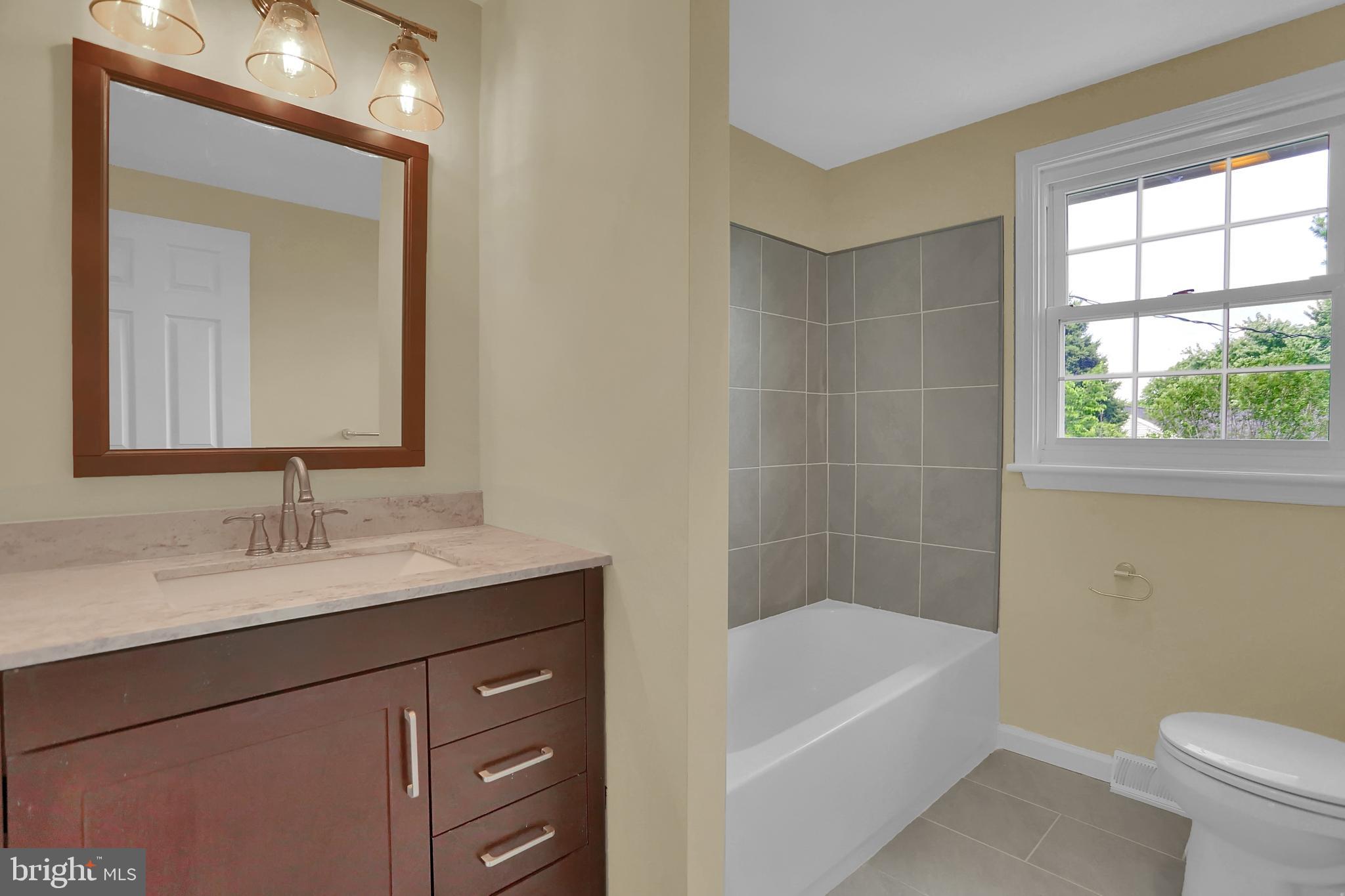 1667 Ridgedale Drive Lancaster, PA 17601 - Photo 18 of 32 Guest bath