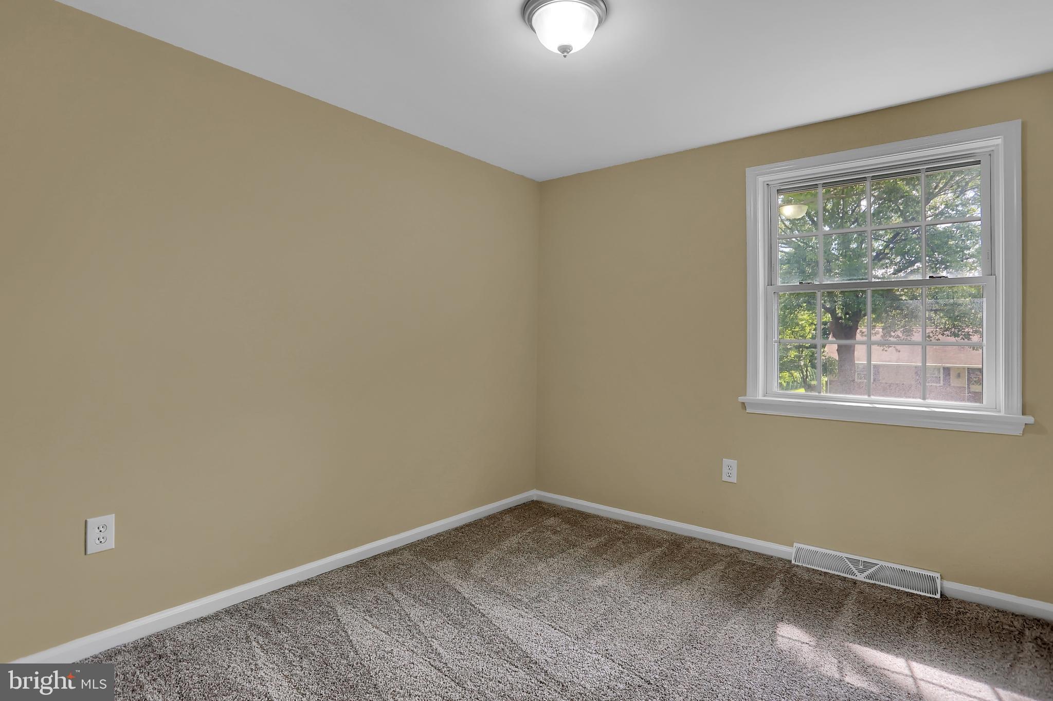 1667 Ridgedale Drive Lancaster, PA 17601 - Photo 19 of 32 Bedroom 1