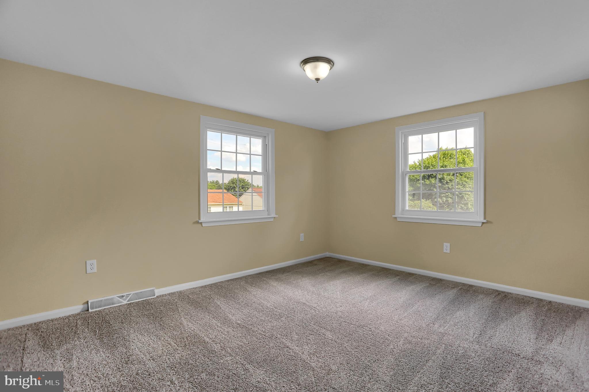1667 Ridgedale Drive Lancaster, PA 17601 - Photo 20 of 32 Bedroom 2