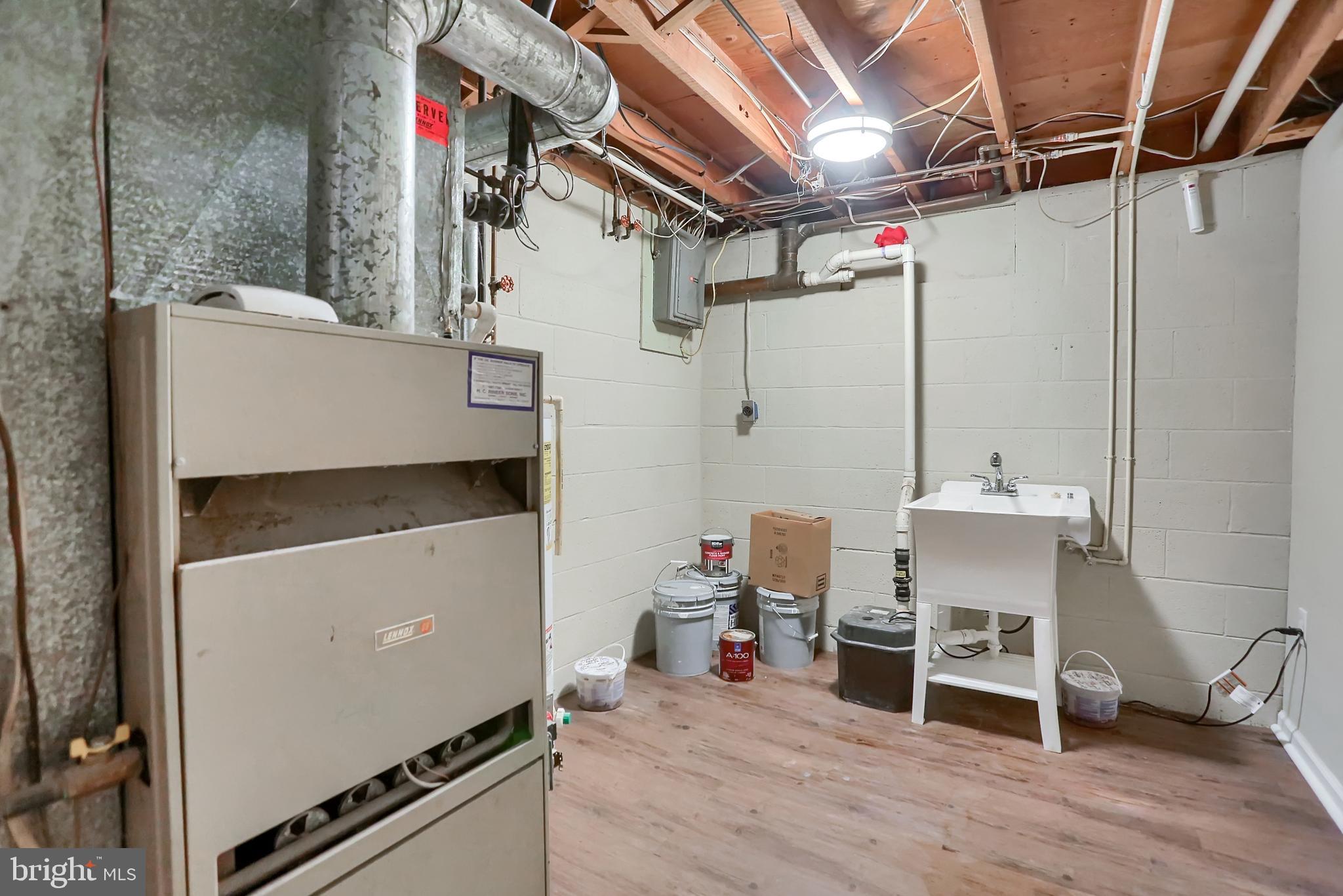 1667 Ridgedale Drive Lancaster, PA 17601 - Photo 26 of 32 Utility room