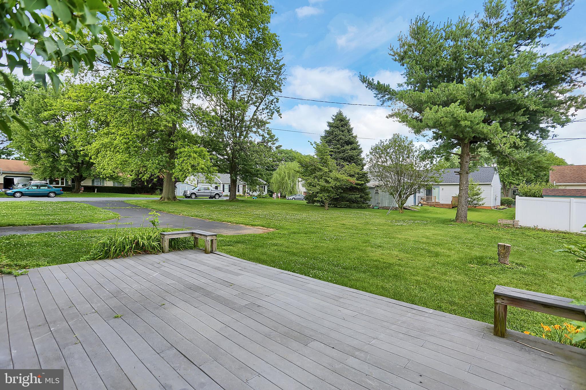1667 Ridgedale Drive Lancaster, PA 17601 - Photo 31 of 32 Deck