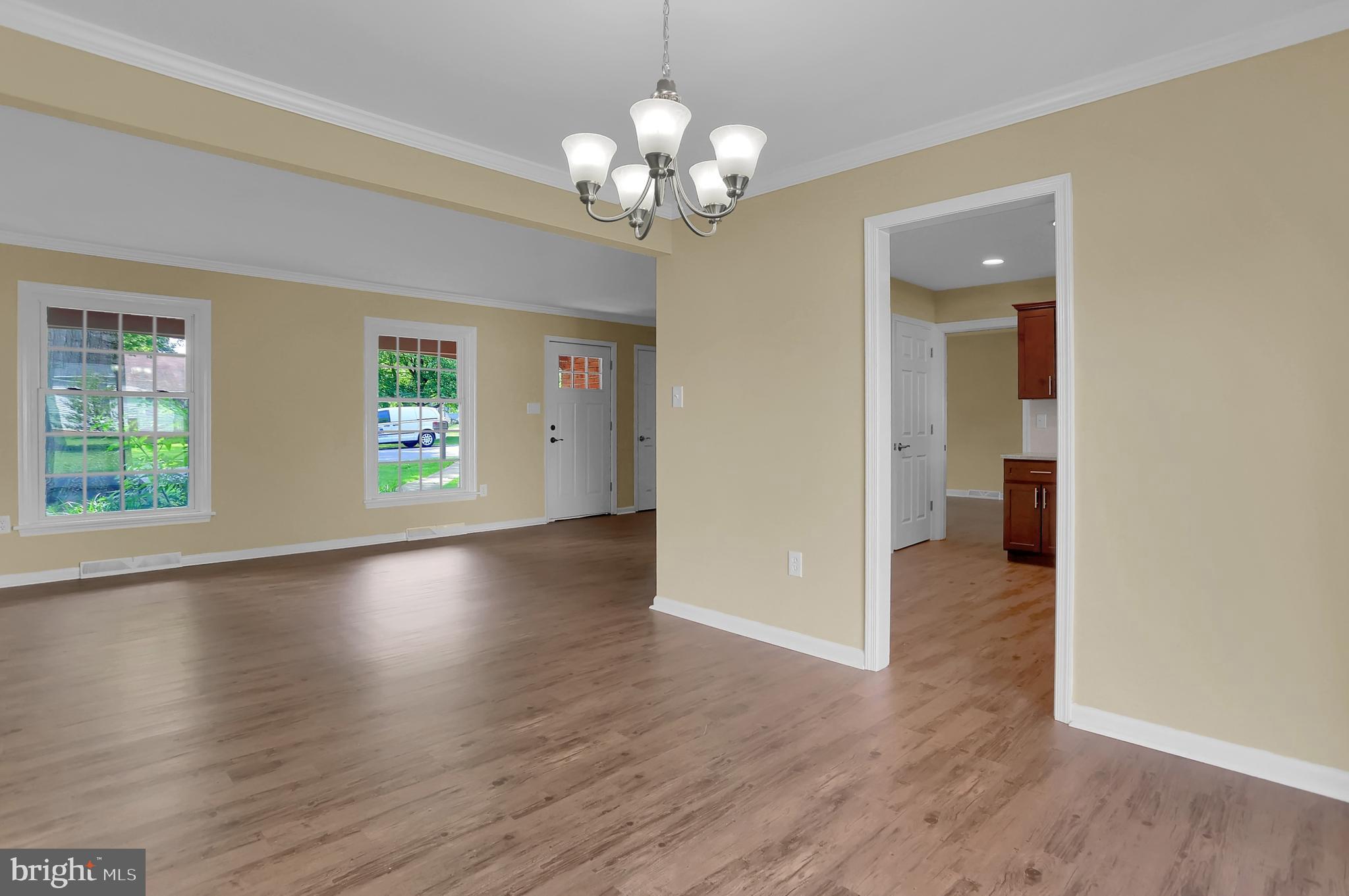 1667 Ridgedale Drive Lancaster, PA 17601 - Photo 9 of 32 Living/Dining