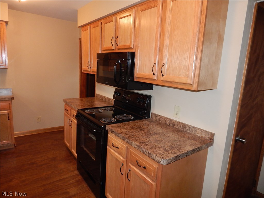 4282 Ridge Road Cortland, OH 44410 - Photo 15 of 33 Gallery Image 15