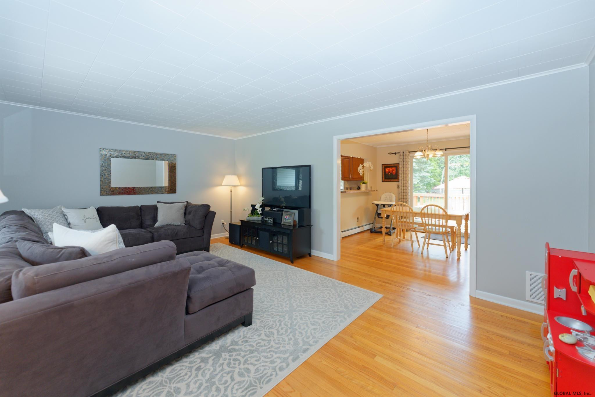60 Latham Ridge Road Colonie, NY 12110 - Photo 7 of 54 Photo 7