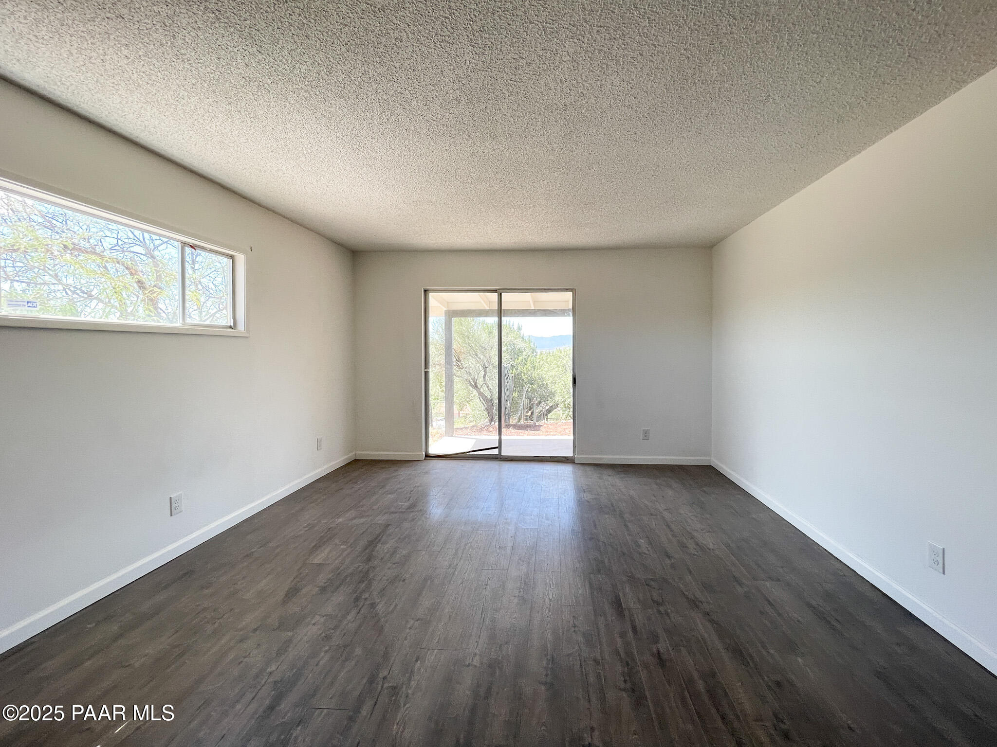 4145 North Antigua Way Rimrock, AZ 86335 - Photo 19 of 27 Master bedroom