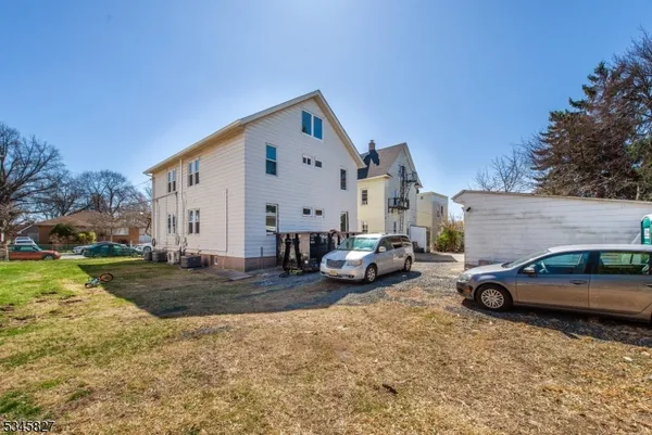 $2,475 | 30 Bowdoin Street, Unit 4, Clifton, NJ 07013