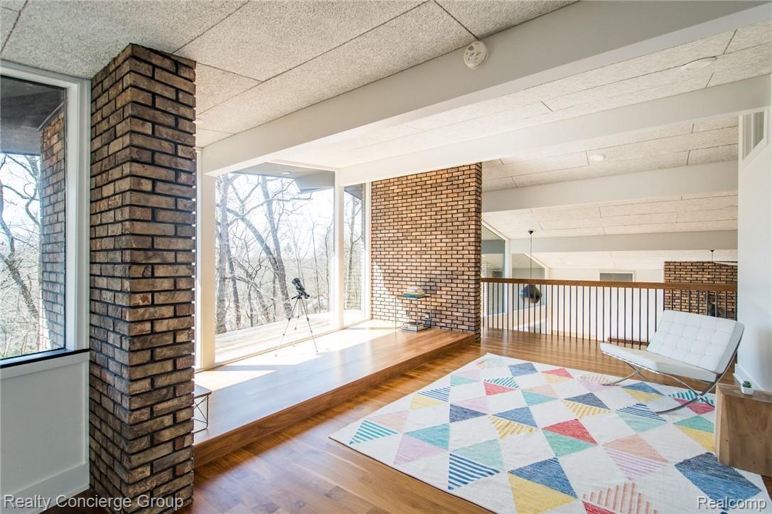 700 Spring Valley Road Ann Arbor, MI 48105 - Photo 18 of 38 Cozy loft