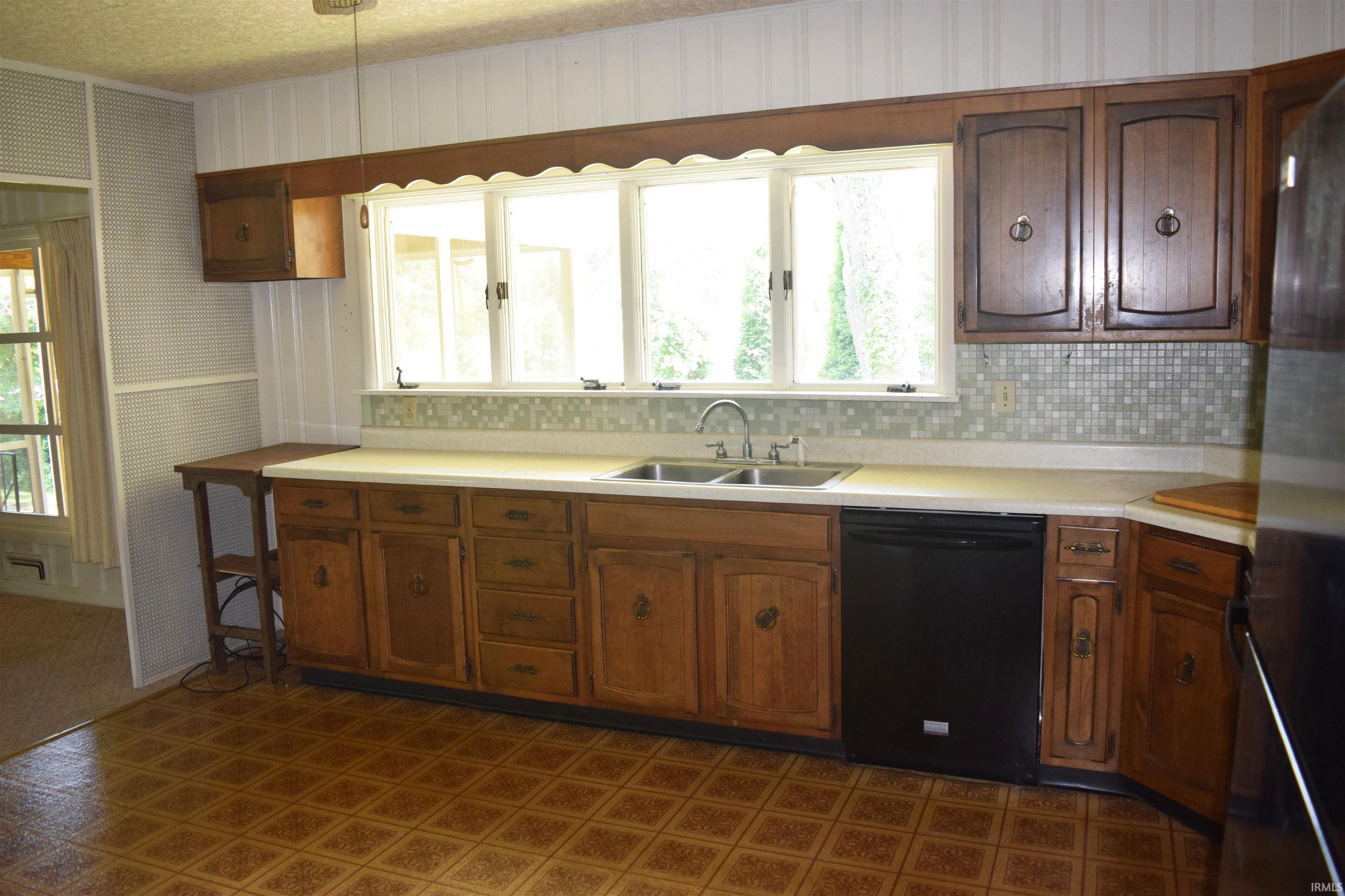 211 East Mill Road Evansville, IN 47711 - Photo 11 of 30 Gallery Image 11