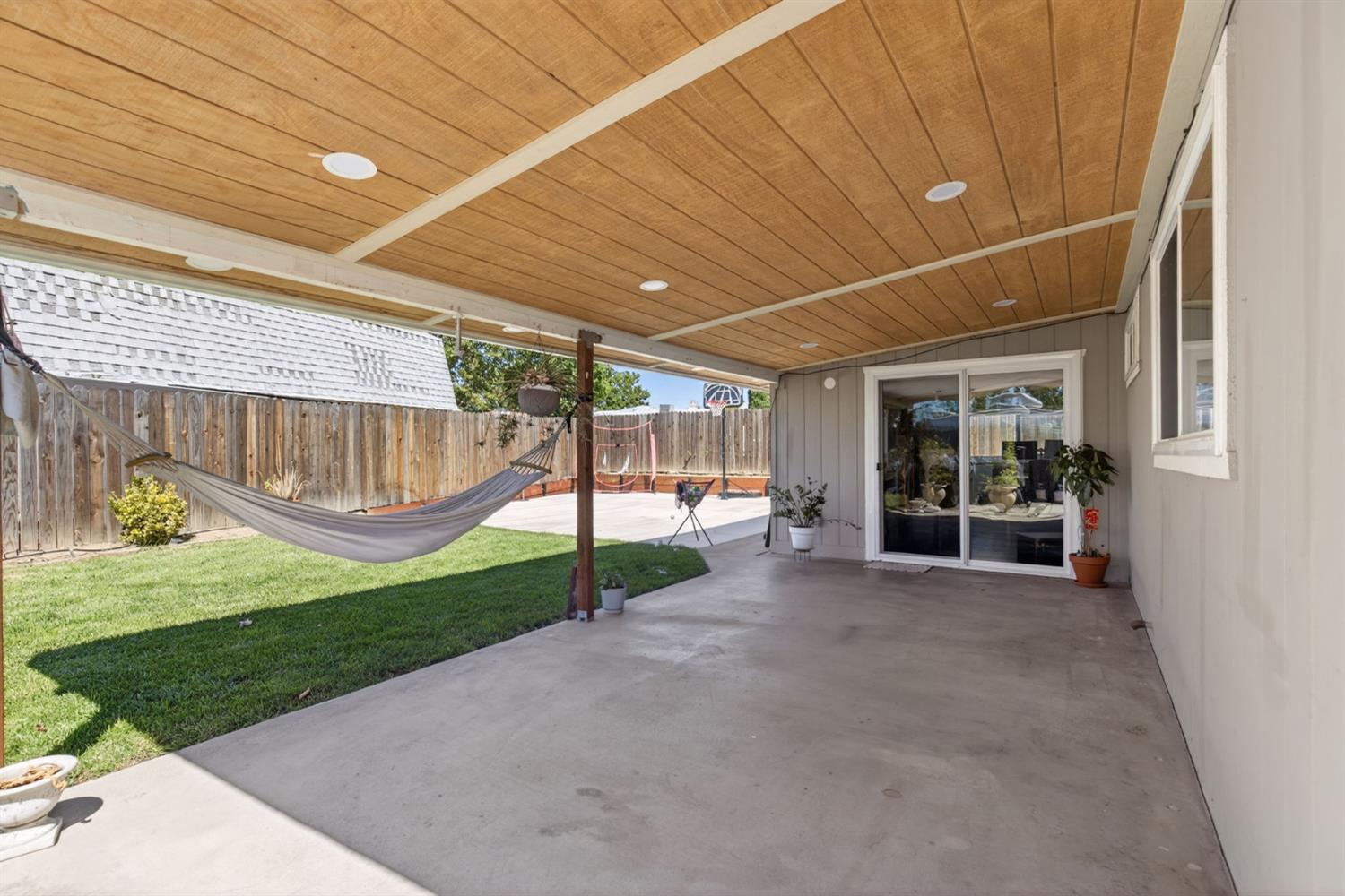4913 Ruger Court Sacramento, CA 95842 - Photo 20 of 36