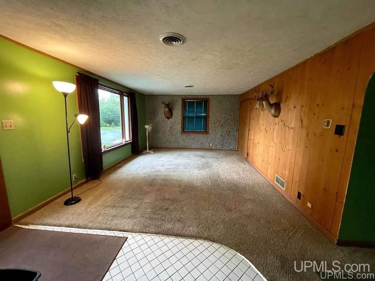 4916 12th Road Escanaba, MI 49829 - Photo 9 of 23