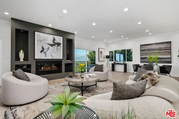 $2,895,000 | 11725 Laurelwood Drive, Studio City, CA 91604