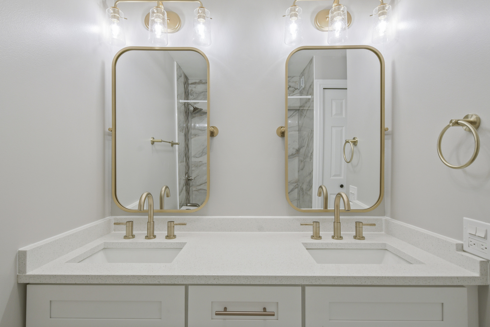 5445 North Sheridan Road, Unit 1501 Chicago, IL 60640 - Photo 4 of 8 Gallery Image 4