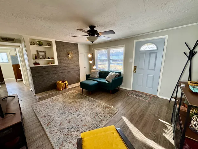 $164,900 | 3240 North 84th Street, Milwaukee, WI 53222