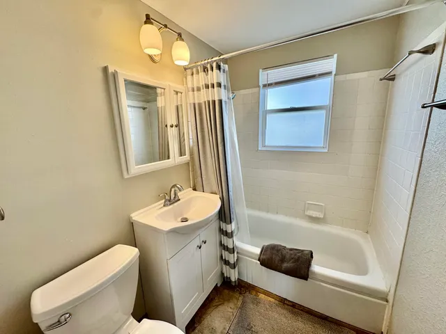 $164,900 | 3240 North 84th Street, Milwaukee, WI 53222