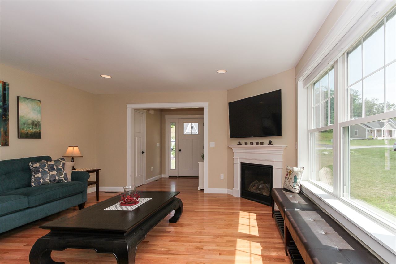 22 Calla Road Londonderry, NH 03053 - Photo 8 of 24