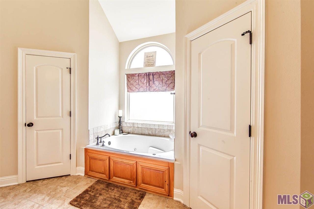 3122 Parish Road Thibodaux, LA 70301 - Photo 9 of 13 Gallery Image 9