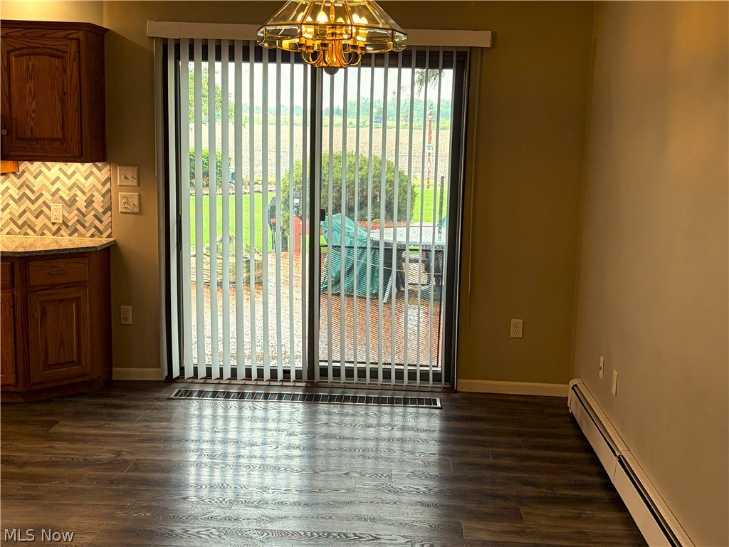 5508 McCartney Road Sandusky, OH 44870 - Photo 8 of 17 Dining room