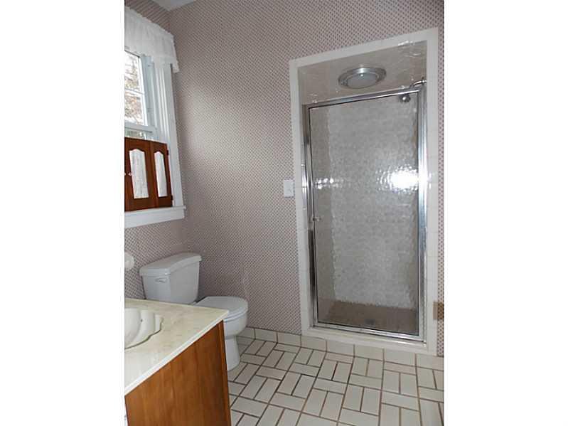 601 West Ingomar Road Pittsburgh, PA 15237 - Photo 12 of 25 Full Bath. FULL BATH ON MAIN LEVEL