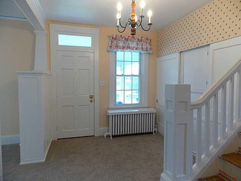 601 West Ingomar Road Pittsburgh, PA 15237 - Photo 3 of 25 Entry/Foyer. LARGE ENTRY/FOYER