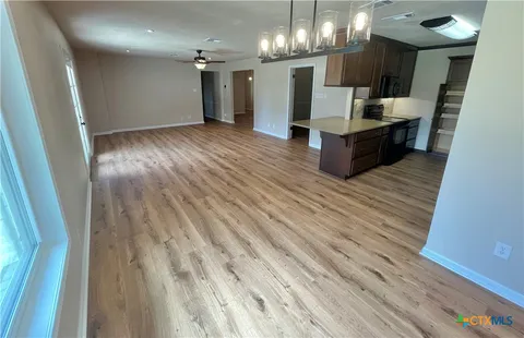 $425,000 | 17 Oakmont Circle, Belton, TX 76513