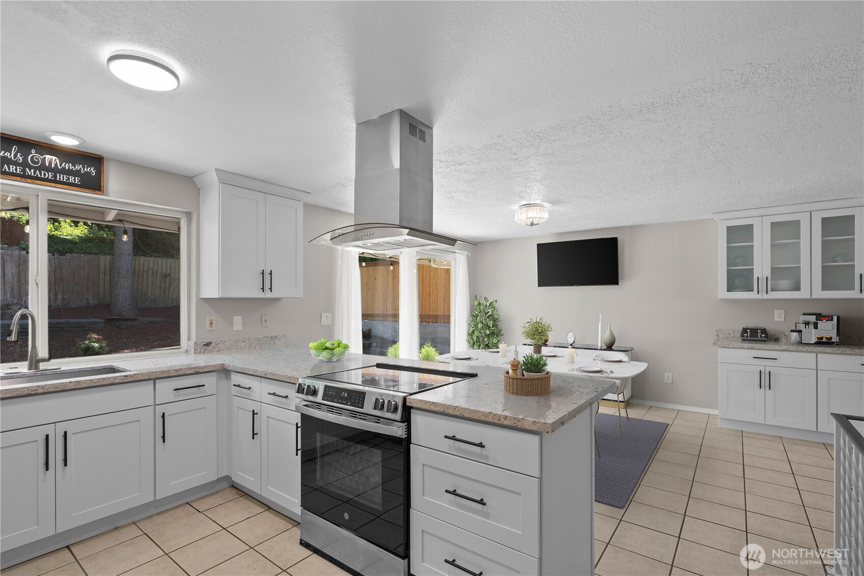 3907 Southwest 328th Street Federal Way, WA 98023 - Photo 13 of 40