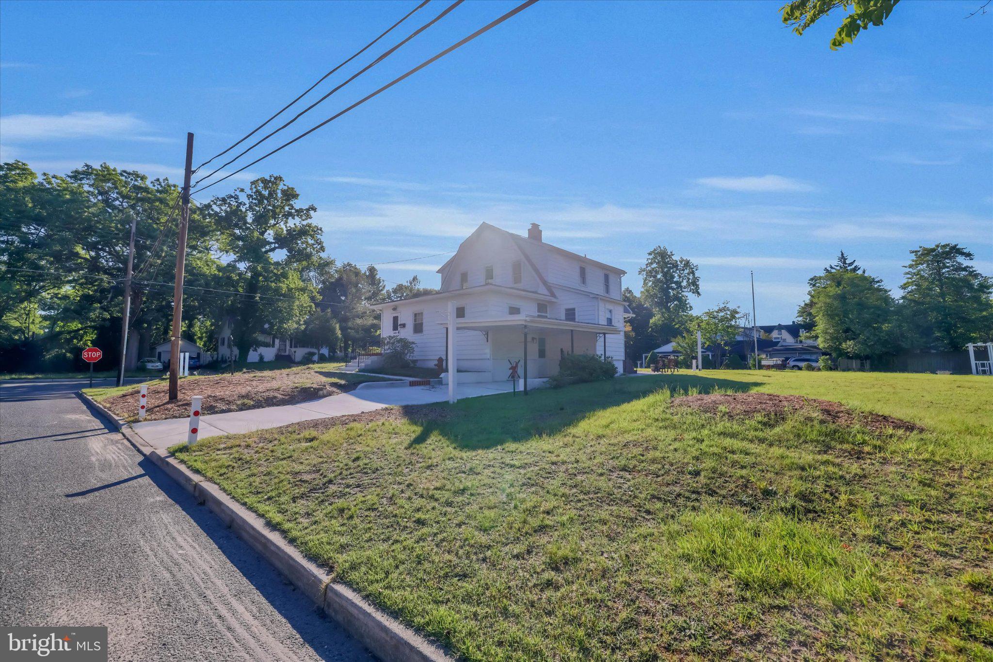 222 Berlin Road North Lindenwold, NJ 08021 - Photo 9 of 42 Charming home on a spacious lot.