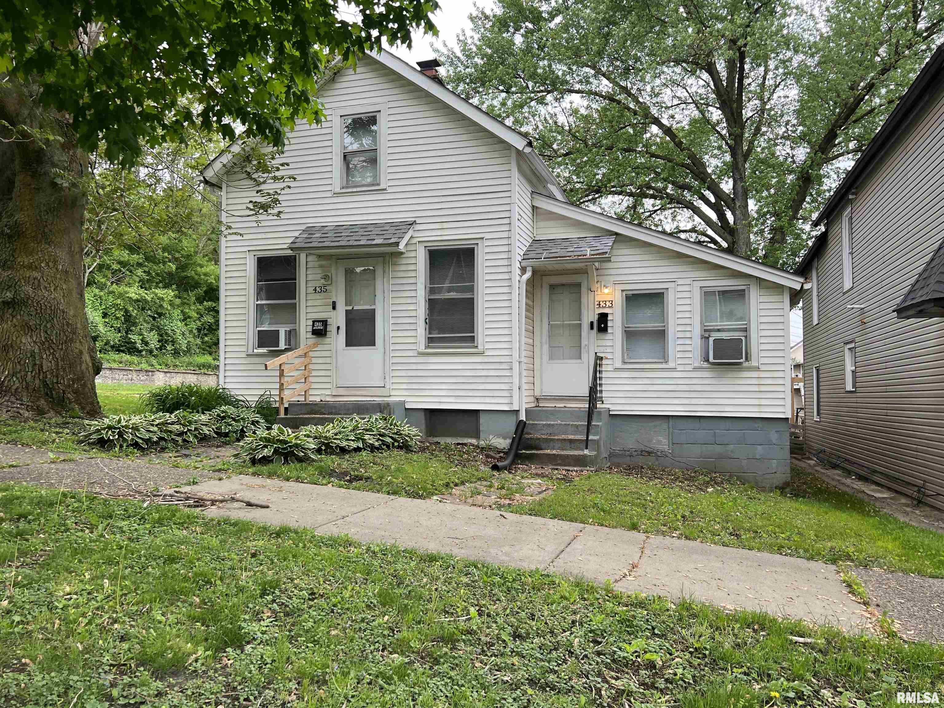 433-435 8th Street Moline, IL 61265 - Photo 1 of 3 Gallery Image 1