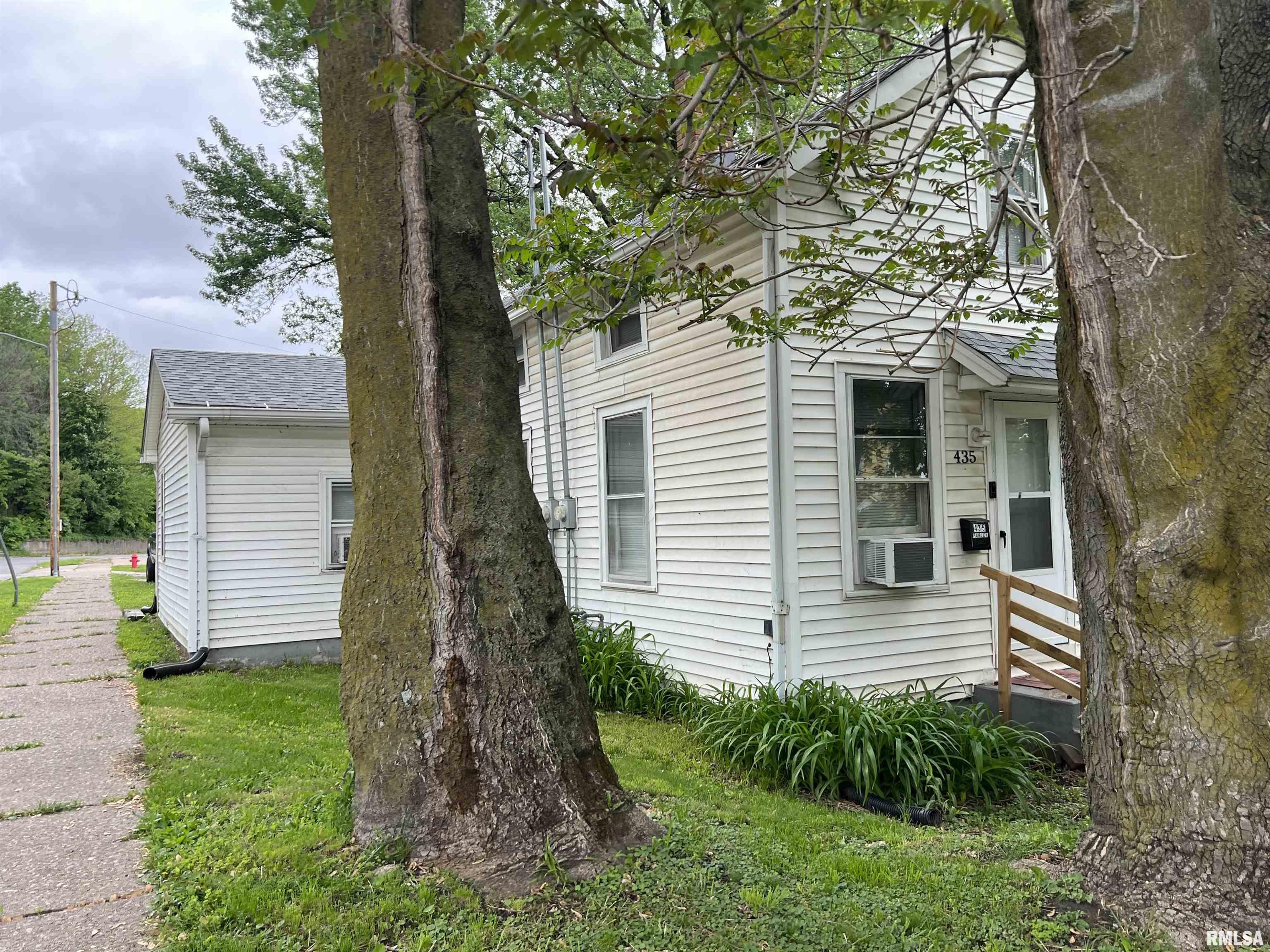 433-435 8th Street Moline, IL 61265 - Photo 2 of 3 Gallery Image 2