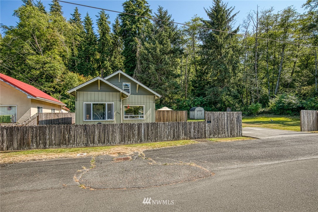 326 Endresen Road Hoquiam, WA 98550 - Photo 3 of 27 Gallery Image 3