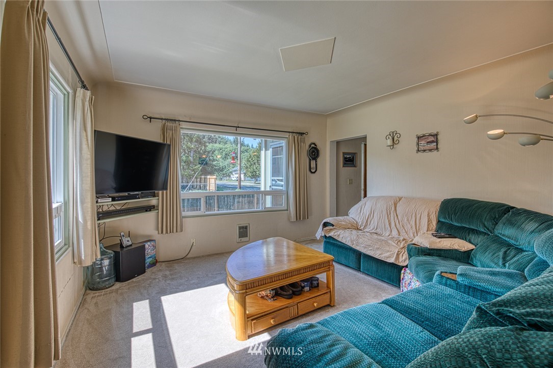 326 Endresen Road Hoquiam, WA 98550 - Photo 8 of 27 Gallery Image 8