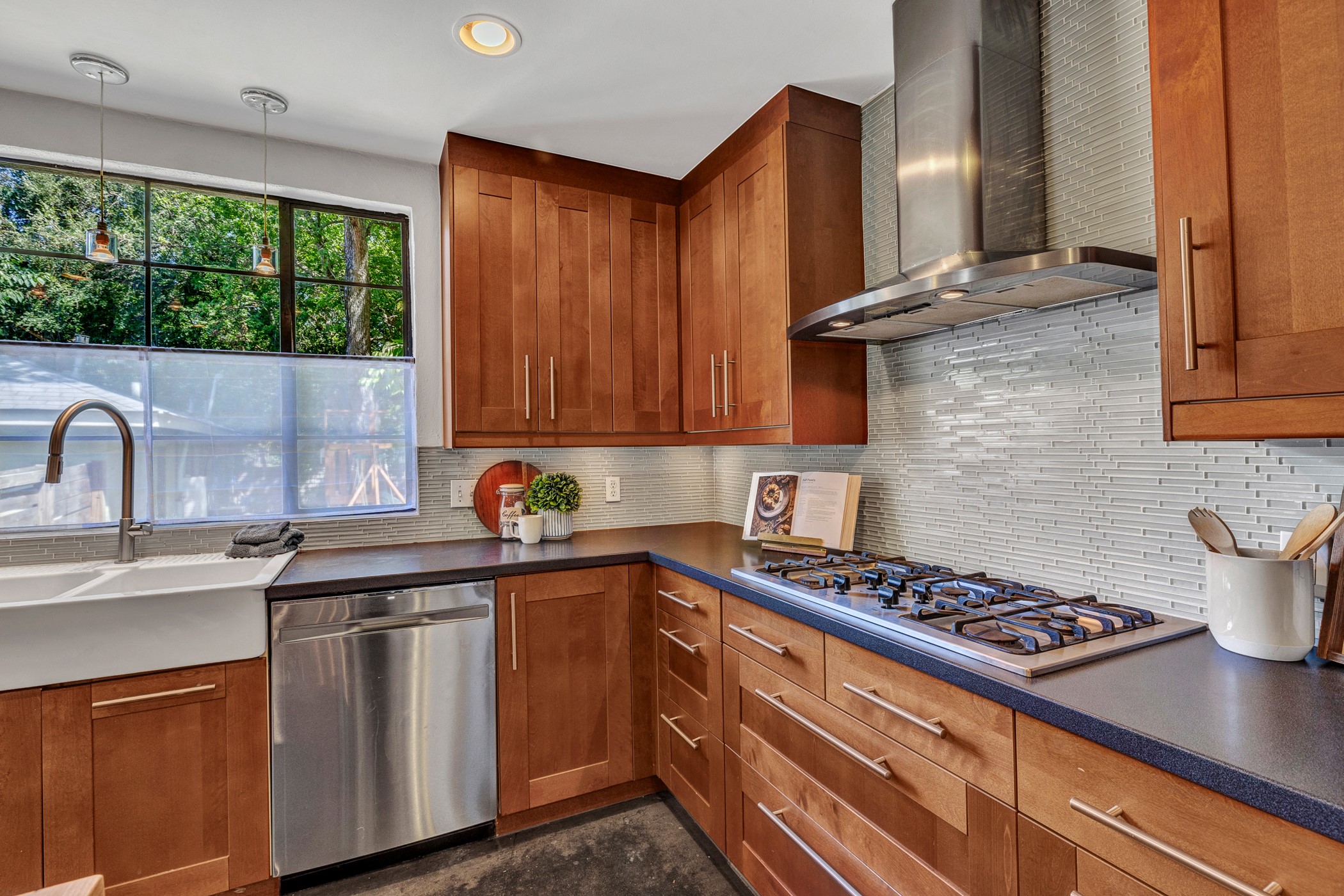 1208 Fairwood Road Austin, TX 78722 - Photo 10 of 40