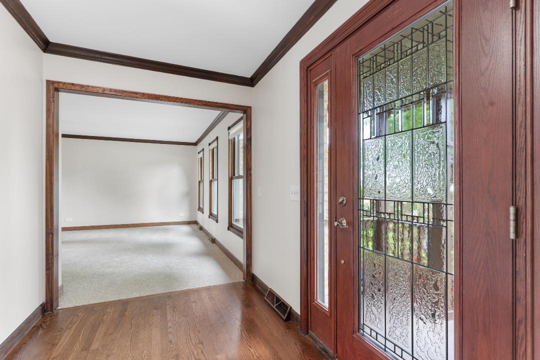 1715 Chestnut Hill Road Plainfield, IL 60586 - Photo 11 of 16 a view of an entryway
