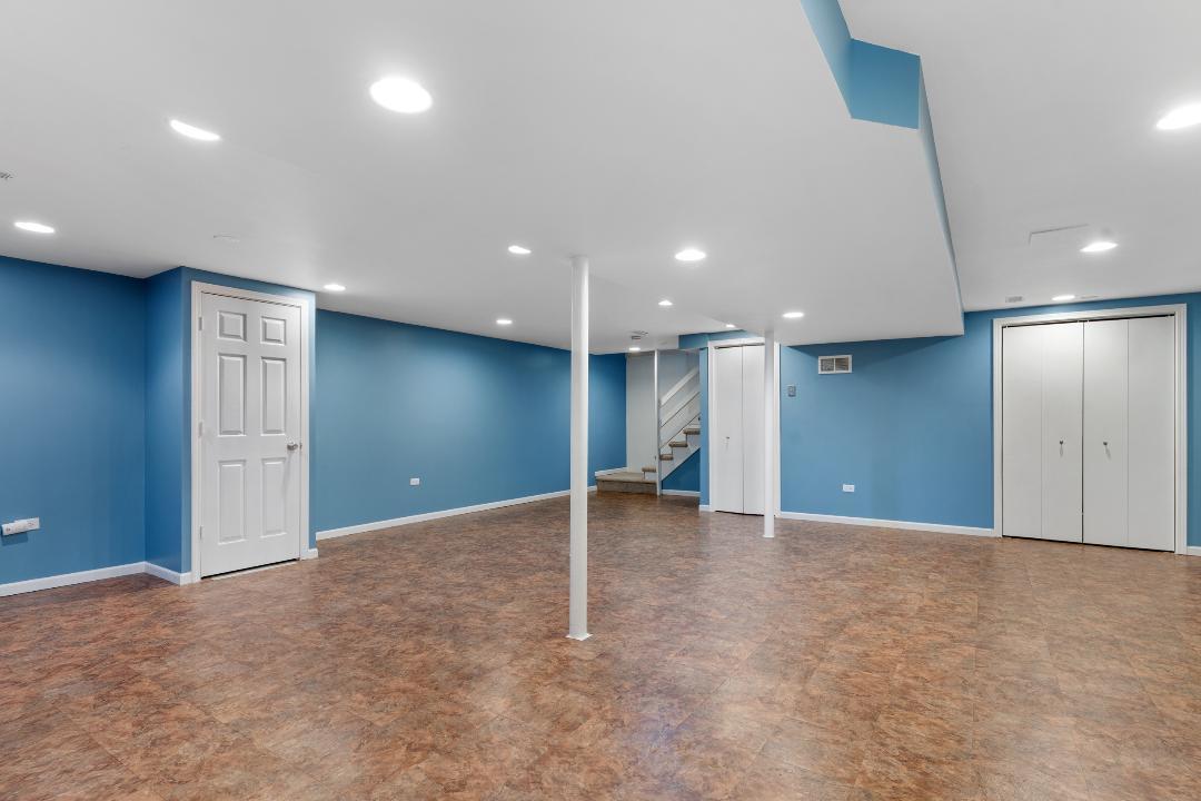 1715 Chestnut Hill Road Plainfield, IL 60586 - Photo 14 of 16 a view of an empty room