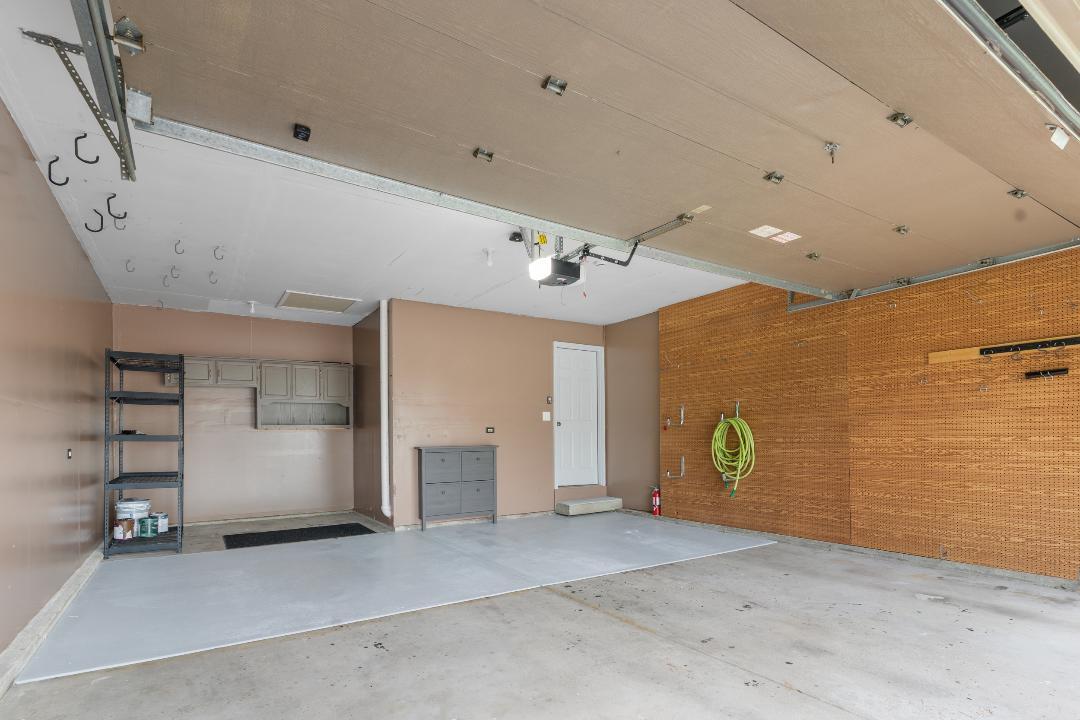 1715 Chestnut Hill Road Plainfield, IL 60586 - Photo 16 of 16 a view of a garage